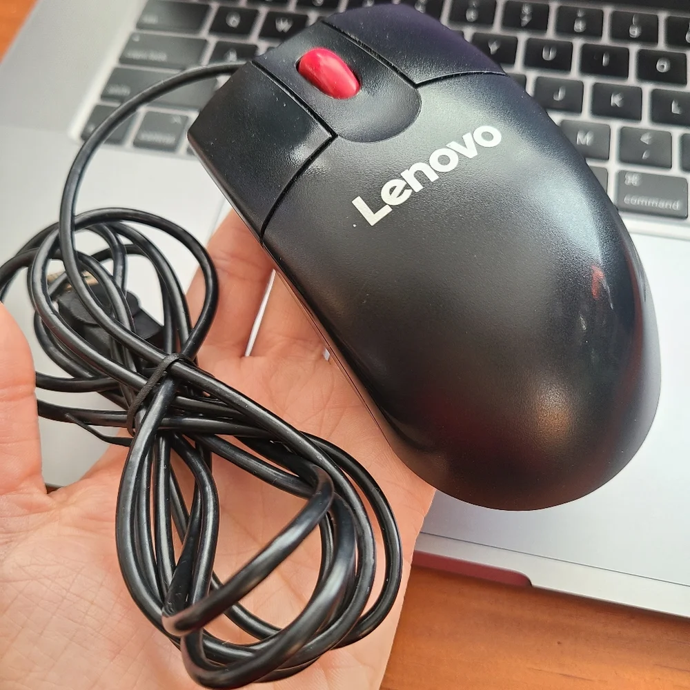 Lenovo black wired mouse